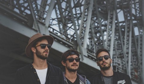 Breaky Boxes / folk indie rock